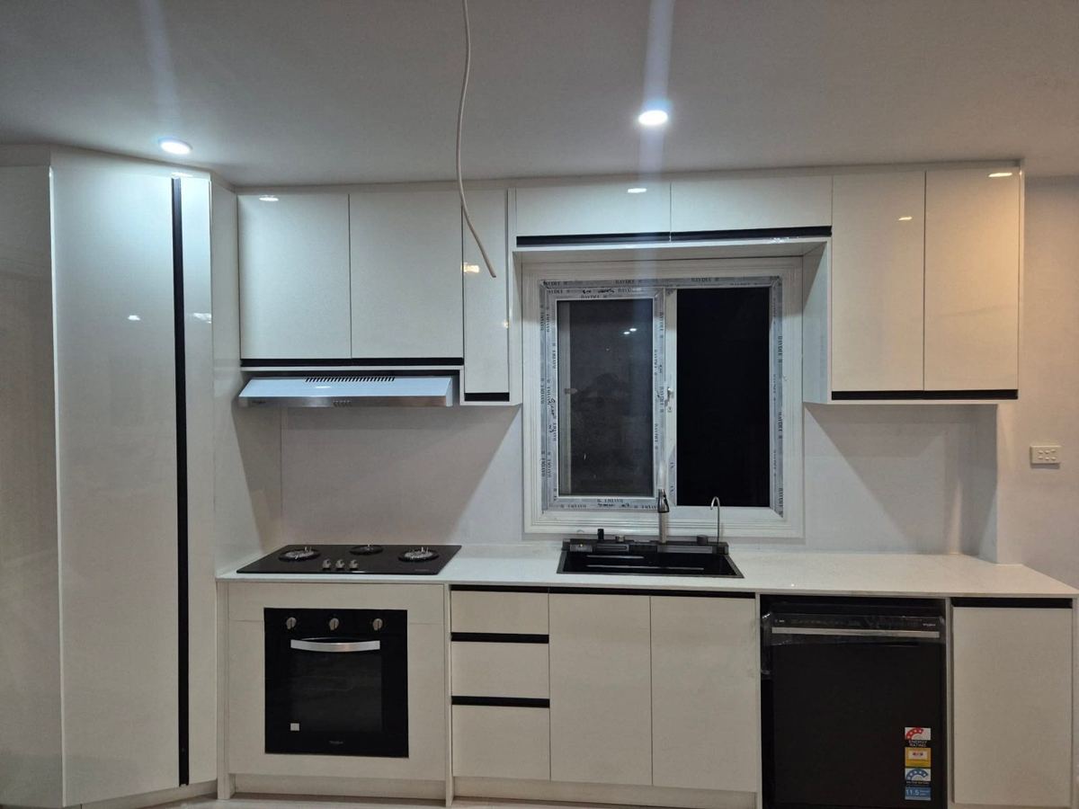 Custom kitchen for a new flat